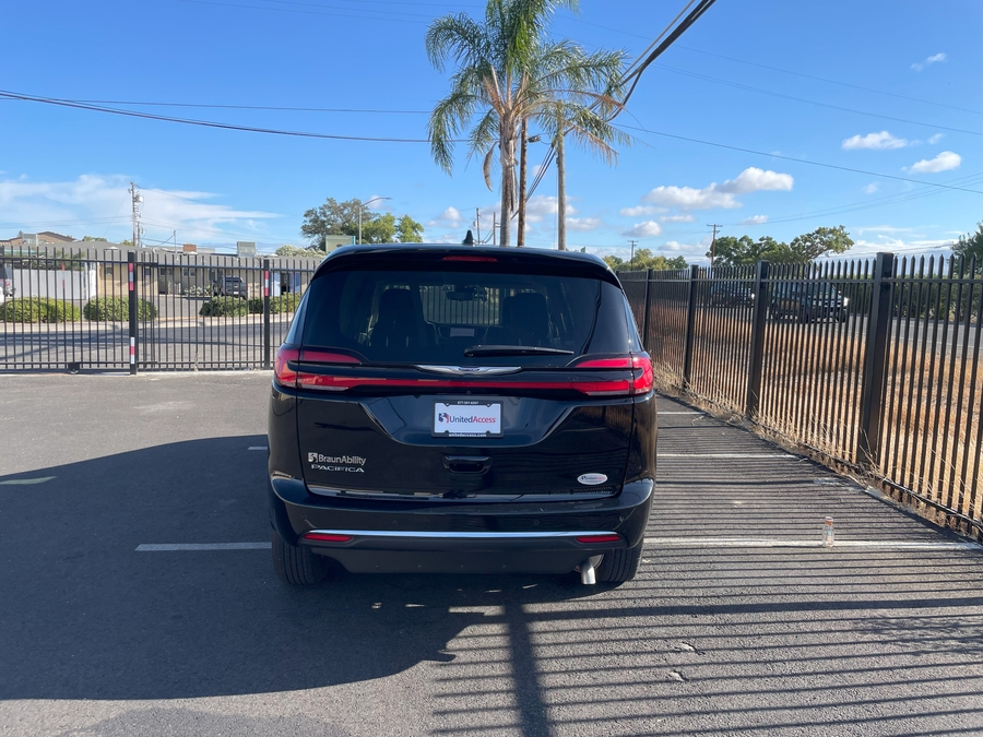 Used 2024 Chrysler Pacifica Touring L - BraunAbility Side Entry Entry Fold Out Automatic Ramp