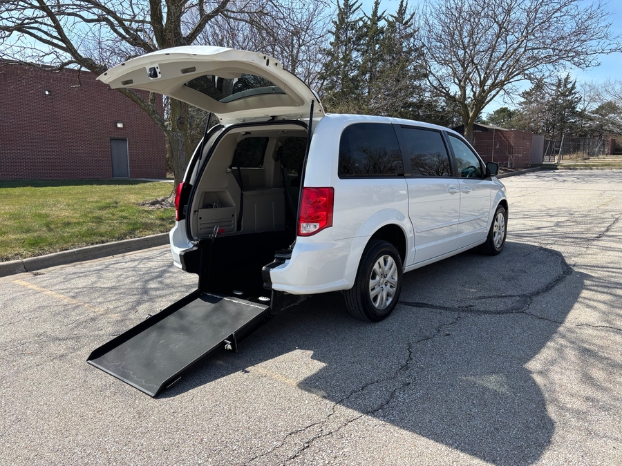 Used 2016 Dodge Grand Caravan SE - OTH Rear Entry Entry Fold Out Manual Ramp