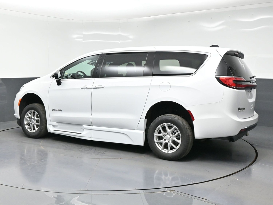 White Chrysler Pacifica with Side Entry Automatic Fold Out ramp