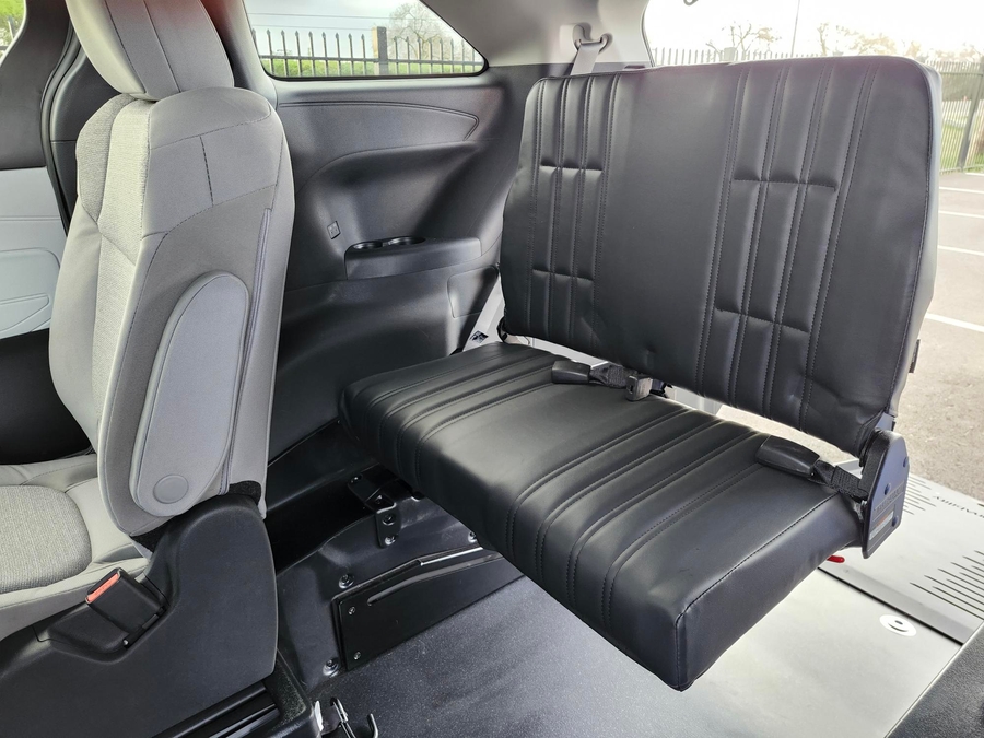 New 2026 Toyota Sienna Hybrid LE W 3RD ROW - BraunAbility Commercial Rear Entry Fold Out Manual Ramp