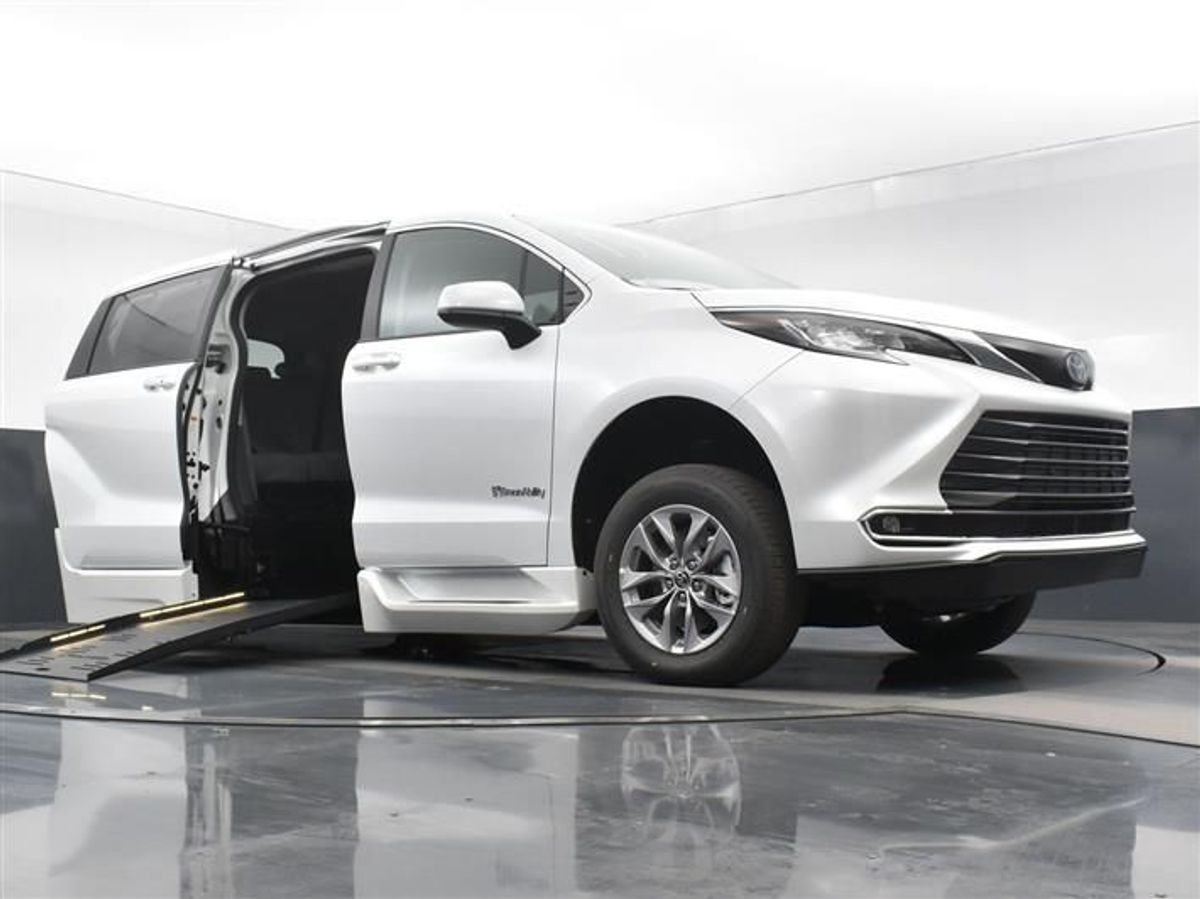 2023 TOYOTA SIENNA - Image 22