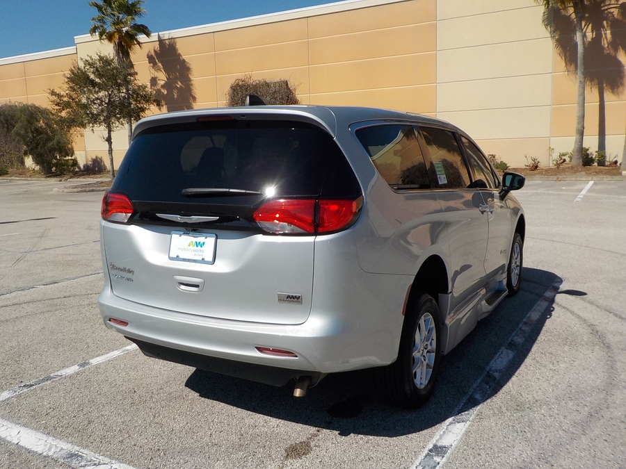 2023 CHRYSLER VOYAGER - Image 26