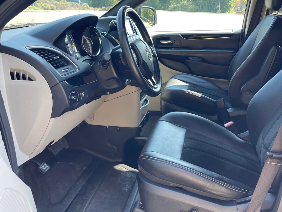 2018 Dodge Grand Caravan SXT - Photo 13