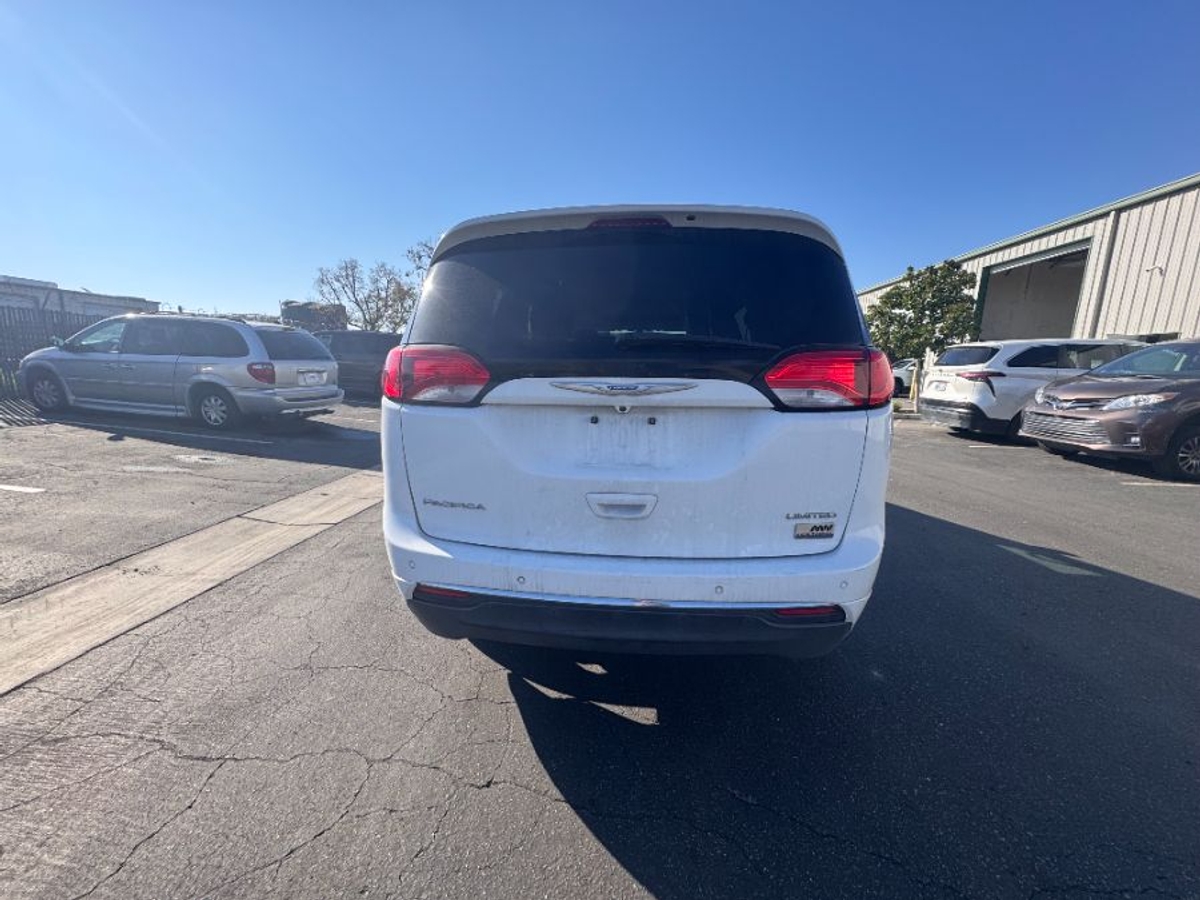 2018 CHRYSLER PACIFICA - Image 7