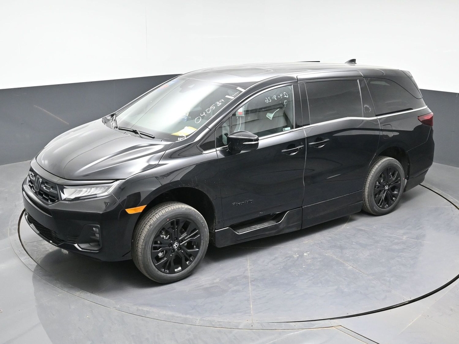 Black Honda Odyssey image number 20