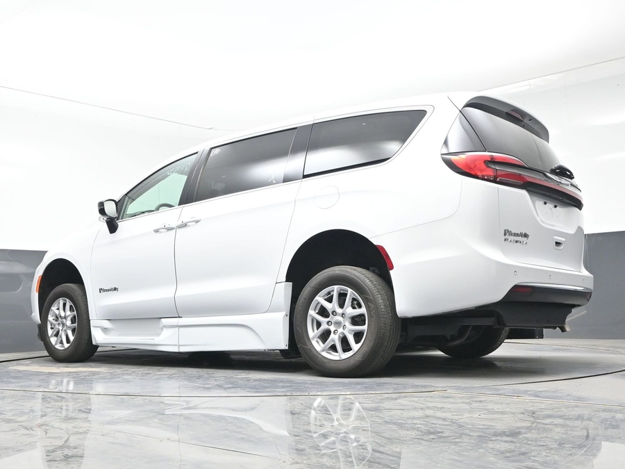 Used 2024 Chrysler Pacifica Touring L - BraunAbility Side Entry Entry In Floor Automatic Ramp