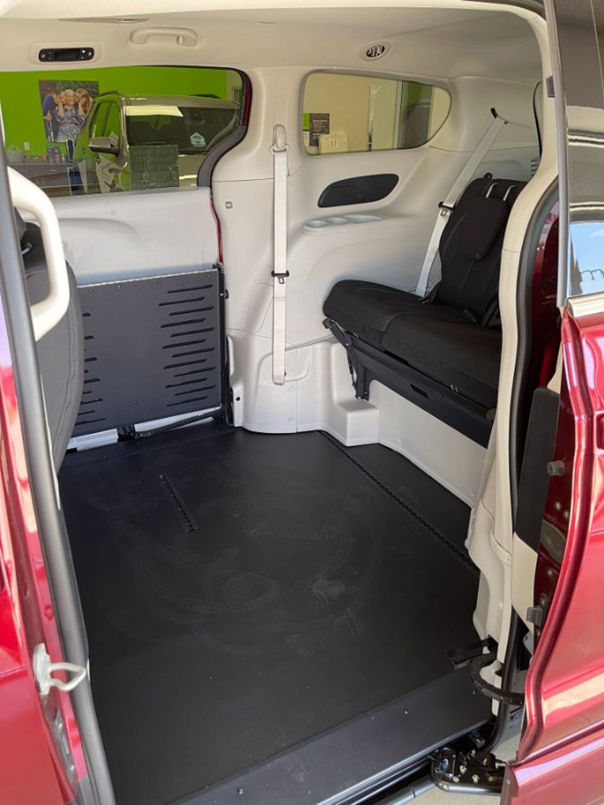 2023 CHRYSLER VOYAGER - Image 11