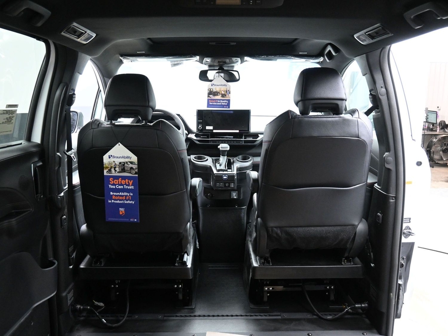 New 2025 Toyota Sienna Hybrid XSE Sport - BraunAbility Side Entry Entry In Floor Automatic Ramp