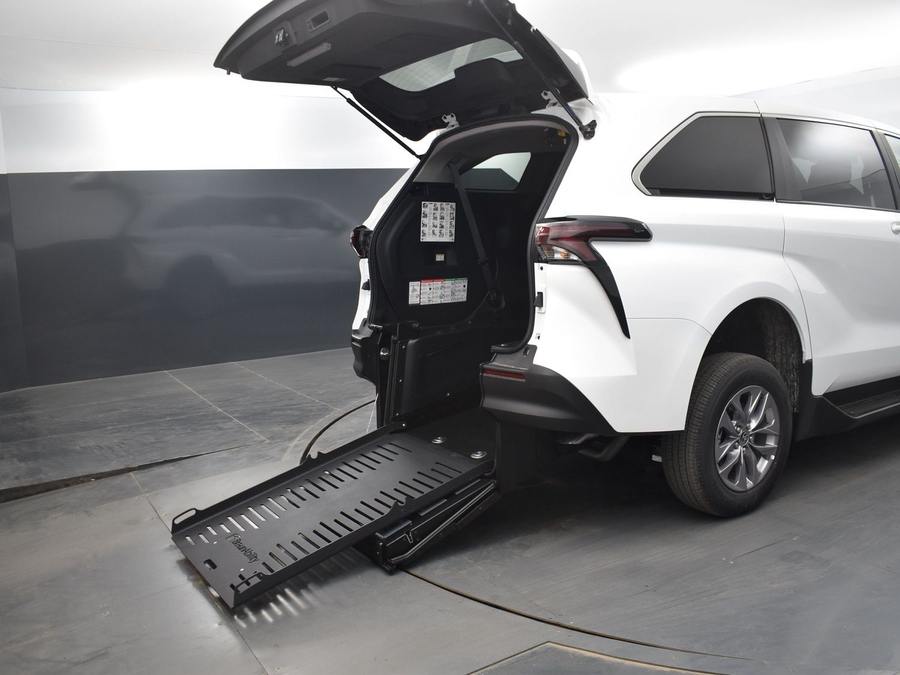 New 2025 Toyota Sienna Hybrid LE - BraunAbility Commercial Rear Entry Entry Fold Out Manual Ramp