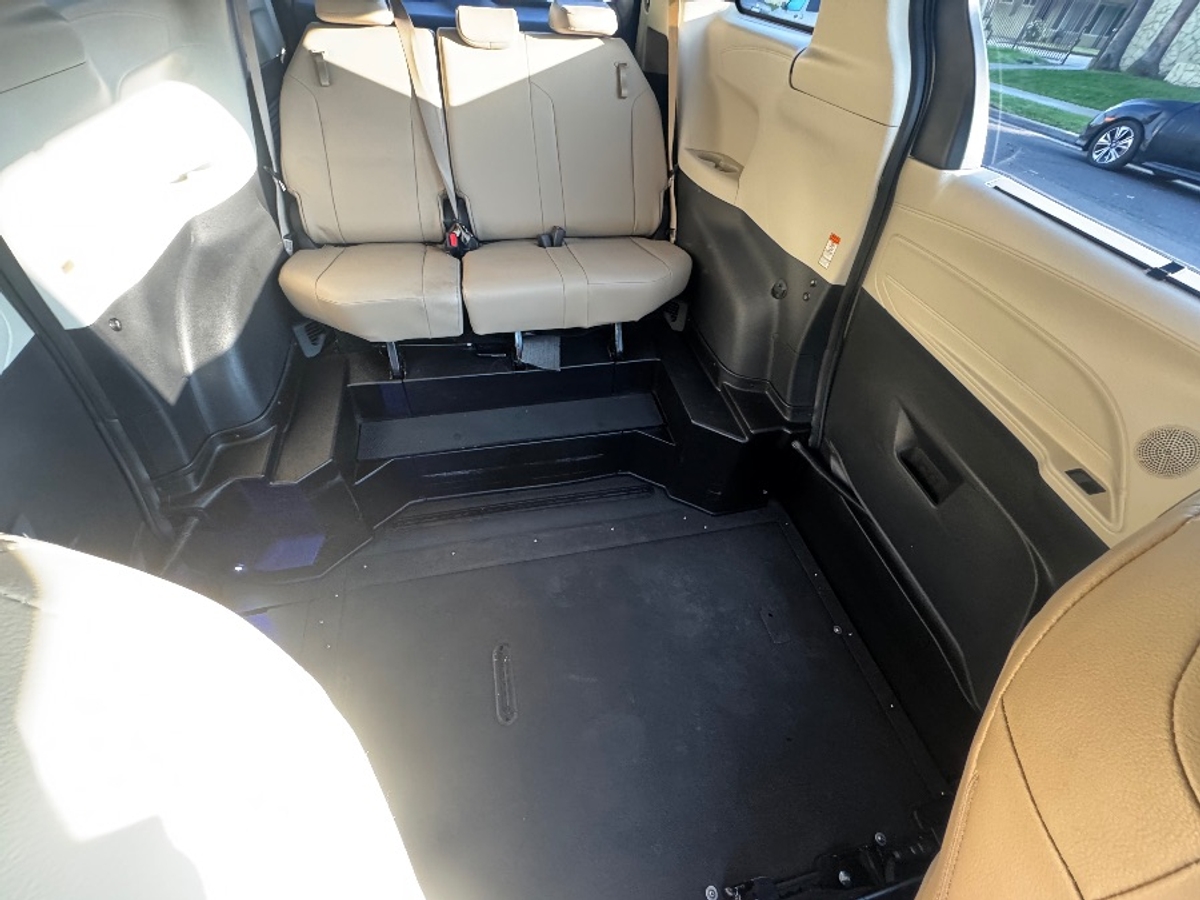 2022 TOYOTA SIENNA - Image 8