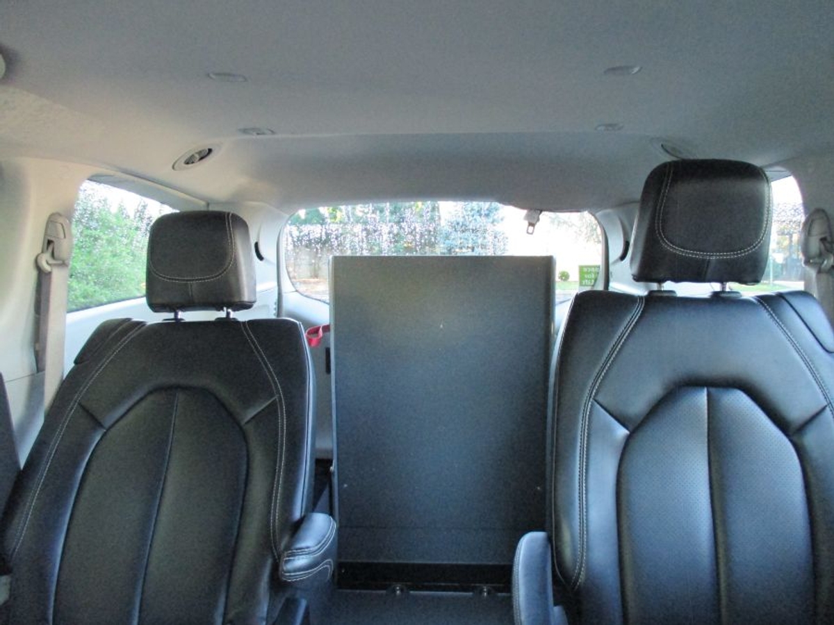 2023 CHRYSLER PACIFICA - Image 13