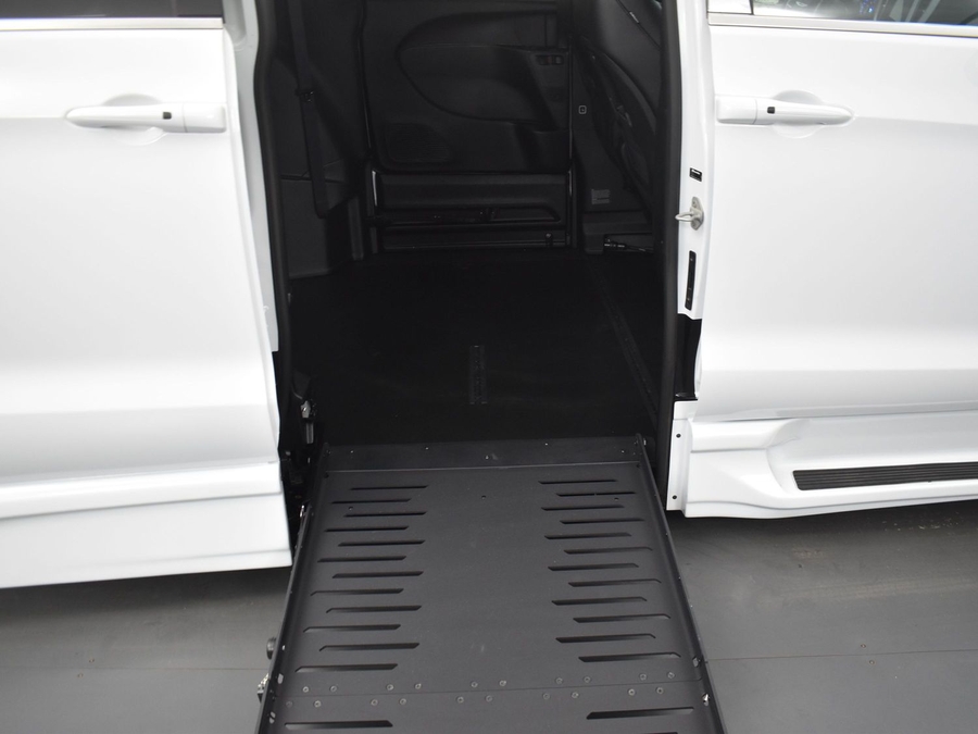 New 2025 Chrysler Pacifica Select Safety - BraunAbility Side Entry Entry Fold Out Automatic Ramp