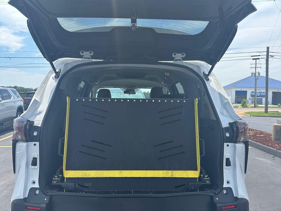 Used 2024 Toyota Sienna Hybrid LE - VMI Rear Entry Entry Fold Out Manual Ramp