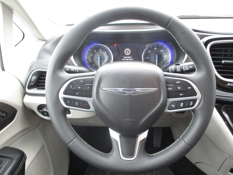 2022 CHRYSLER PACIFICA - Image 15