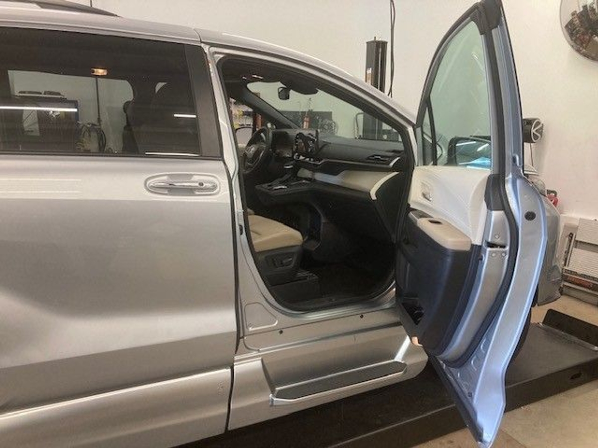 2022 TOYOTA SIENNA - Image 9