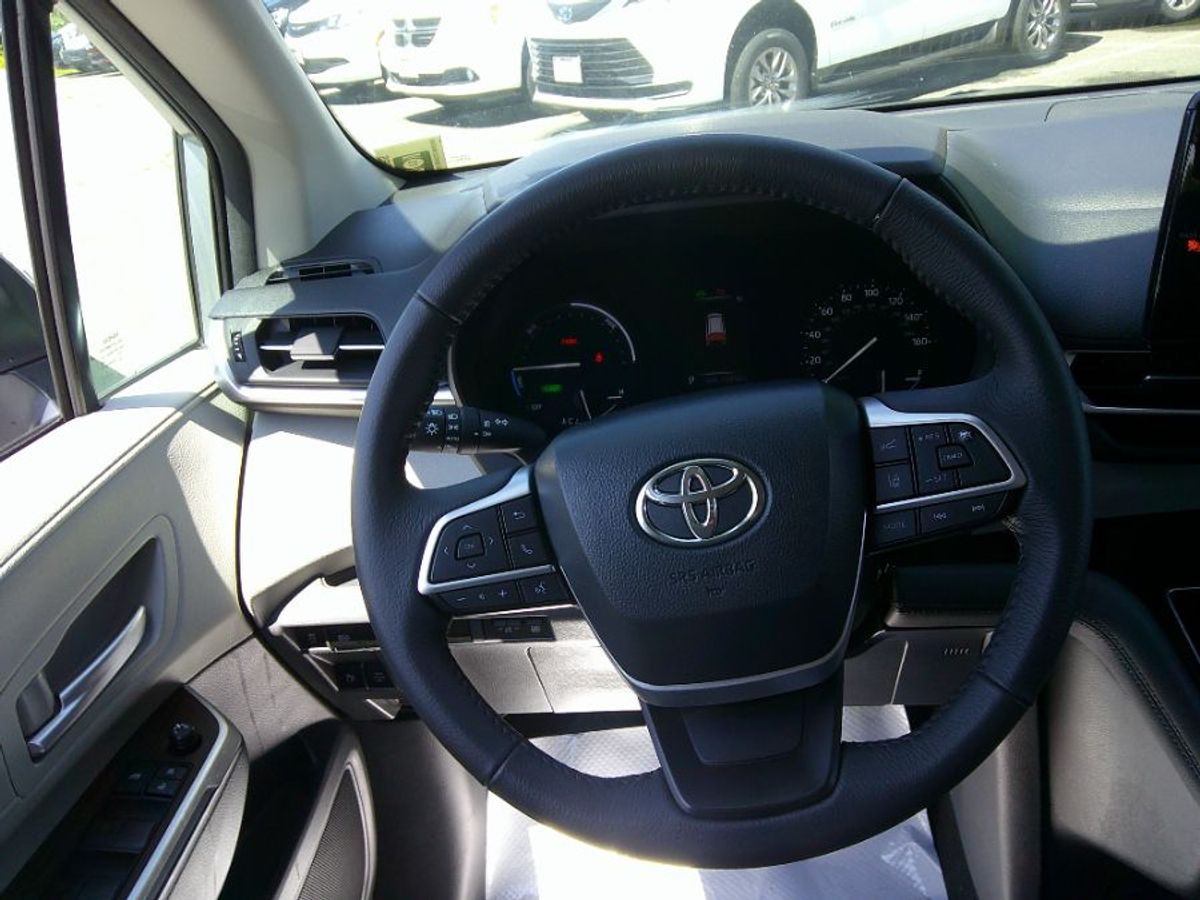 2024 TOYOTA SIENNA - Image 14