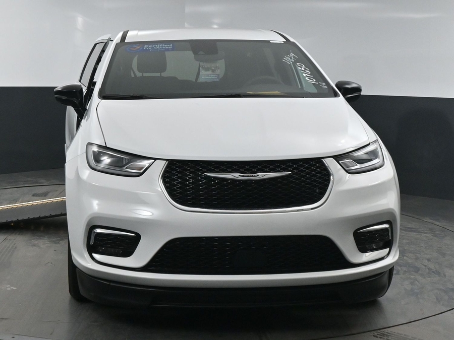 Used 2024 Chrysler Pacifica Touring-L - BraunAbility Side Entry Entry In Floor Automatic Ramp