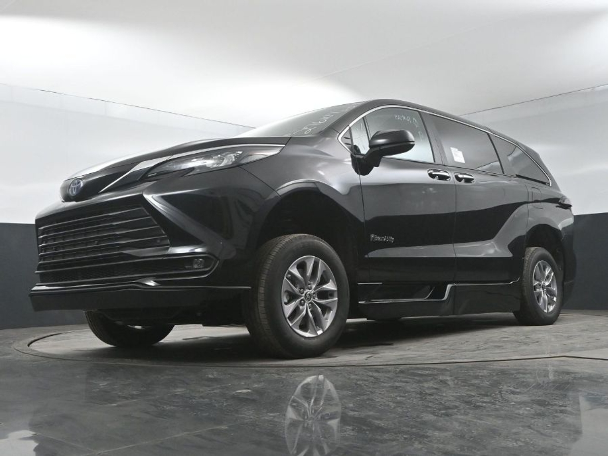 2025 TOYOTA SIENNA - Image 20