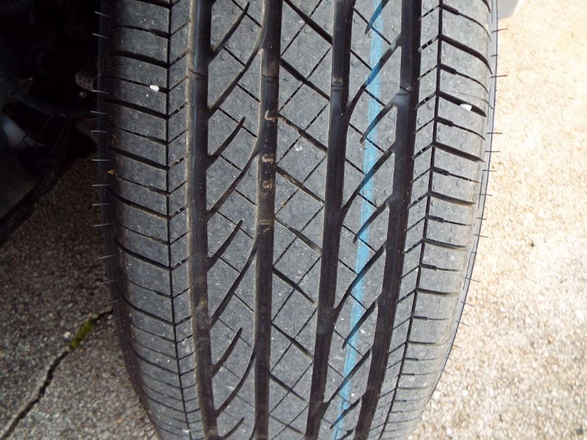 Silver Honda Odyssey image number 32