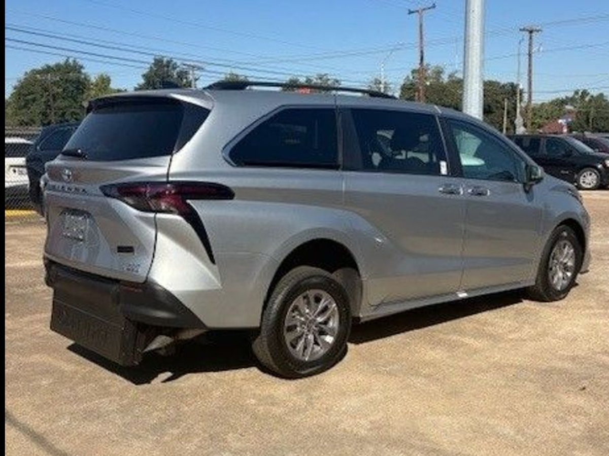 2024 TOYOTA SIENNA - Image 15