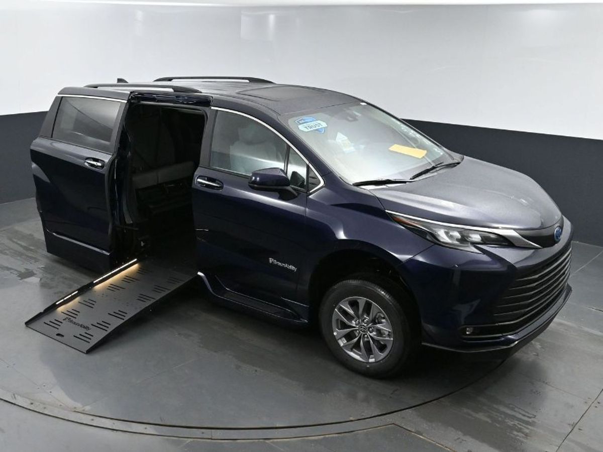 2025 TOYOTA SIENNA - Image 14