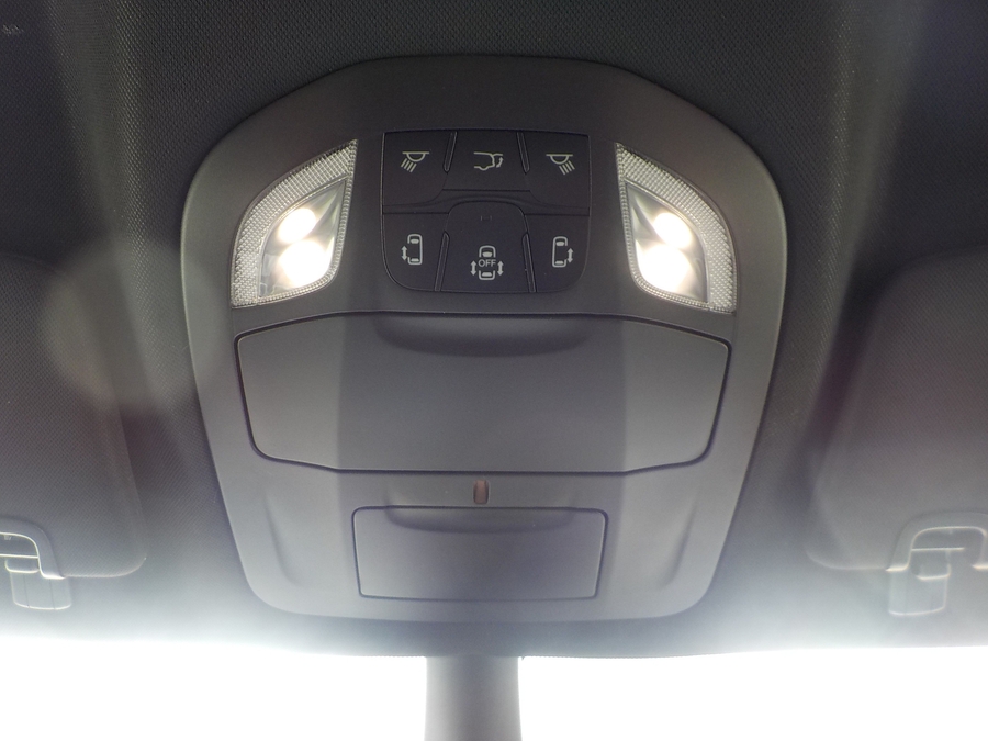 White Chrysler Pacifica image number 13