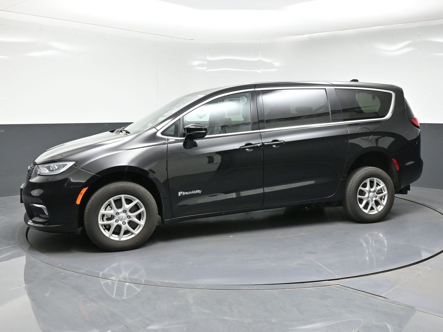 Used 2025 Chrysler Pacifica Select - BraunAbility Rear Entry Fold Out Manual Ramp