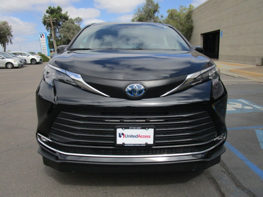 Used 2024 Toyota Sienna Hybrid XLE Base - VMI Side Entry Entry In Floor Automatic Ramp