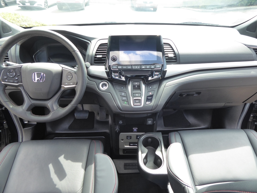 Used 2024 Honda Odyssey Sport - BraunAbility Side Entry In Floor Automatic Ramp