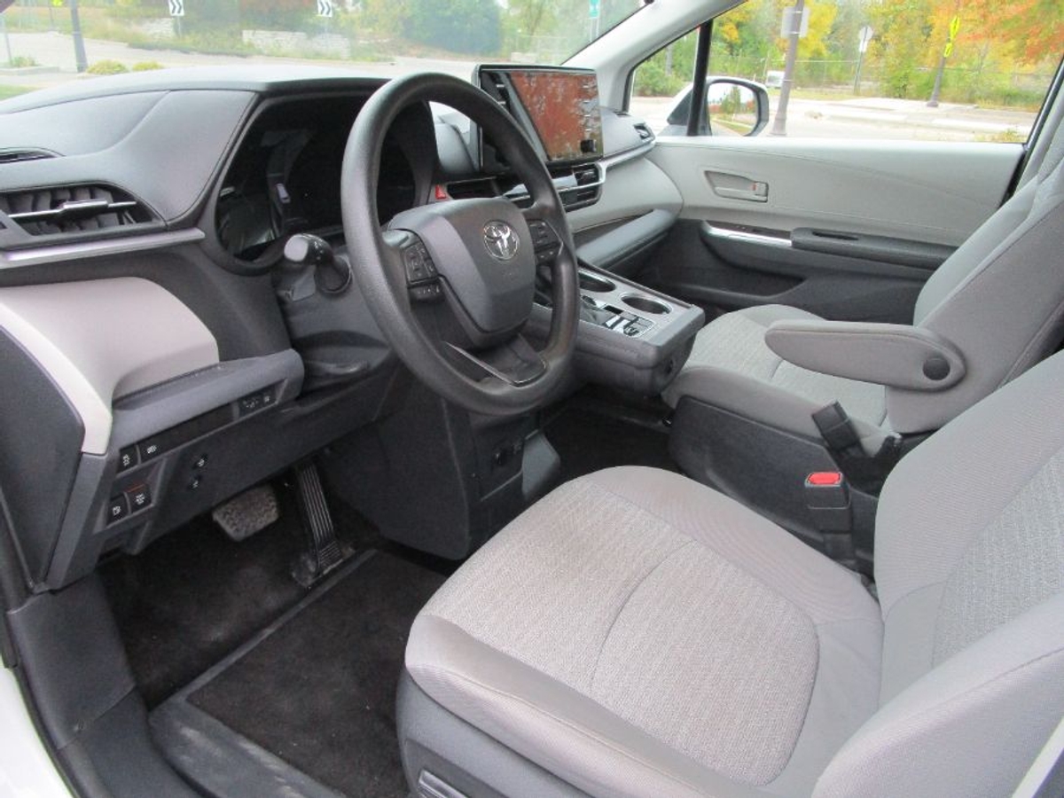 2022 TOYOTA SIENNA - Image 9