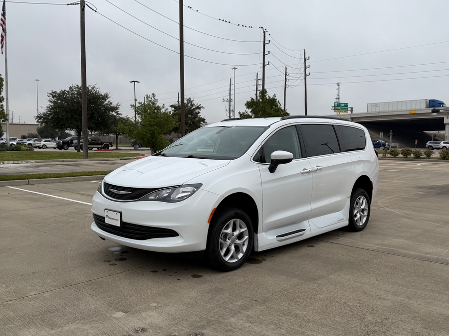 Used 2018 Chrysler Pacifica Touring - VMI Side Entry Entry In Floor Automatic Ramp