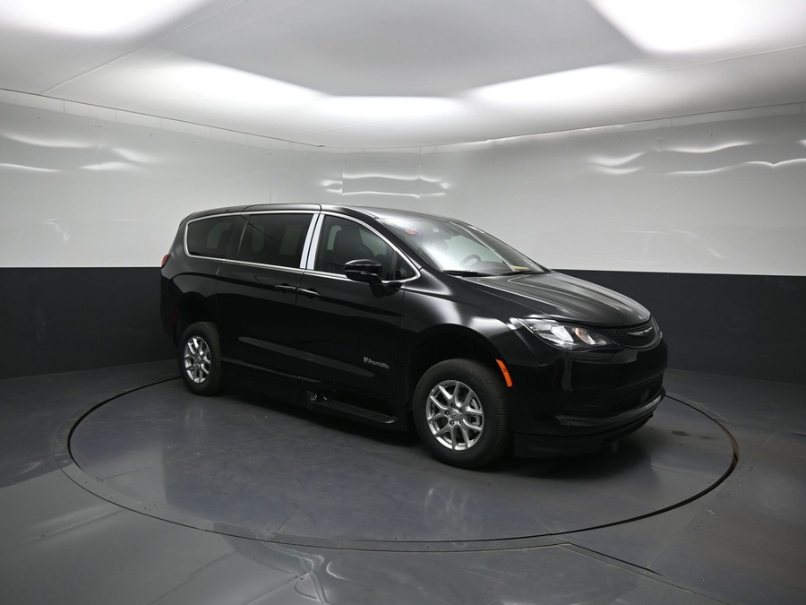 New 2026 Chrysler Voyager LX - BraunAbility Side Entry Fold Out Automatic Ramp