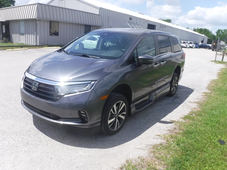 Grey Honda Odyssey image number 3