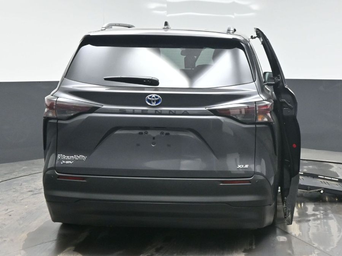 2025 TOYOTA SIENNA - Image 6