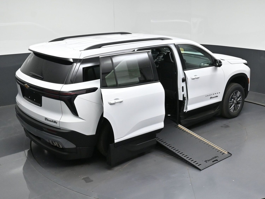 New 2026 Chevrolet Traverse 1LT - BraunAbility Side Entry In Floor Automatic Ramp