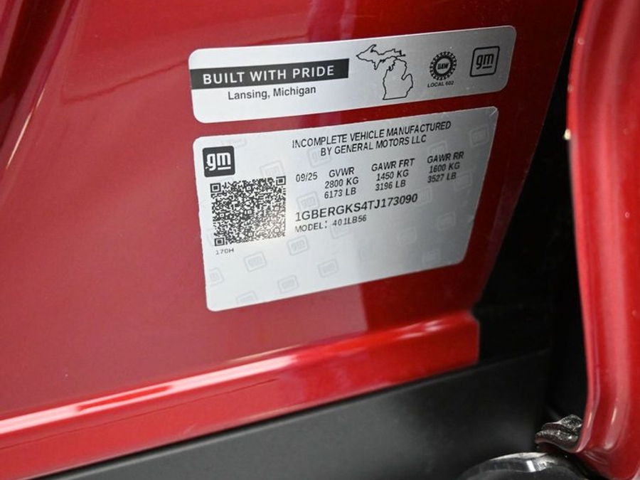 New 2026 Chevrolet Traverse 1LT - BraunAbility Side Entry In Floor Automatic Ramp