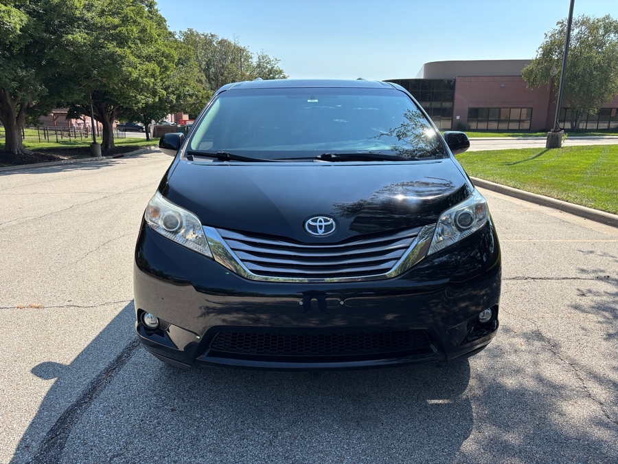 Used 2017 Toyota Sienna XLE - VMI Side Entry In Floor Automatic Ramp