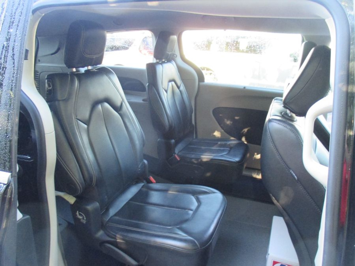 2023 CHRYSLER PACIFICA - Image 15