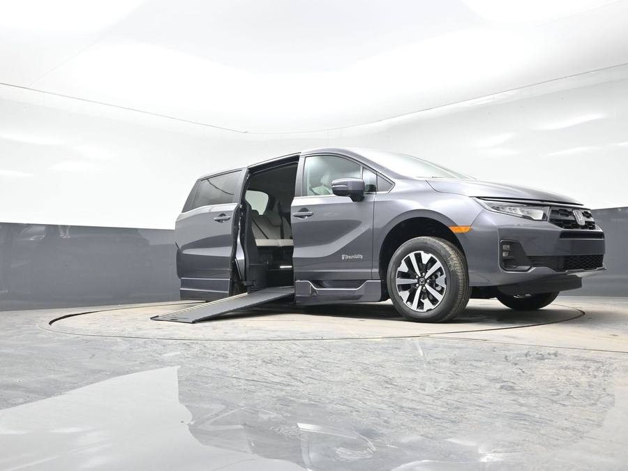 Grey Honda Odyssey image number 15