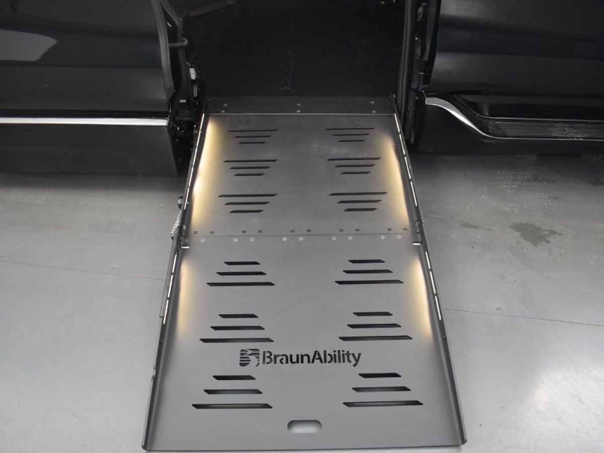 2025 TOYOTA SIENNA - Image 11