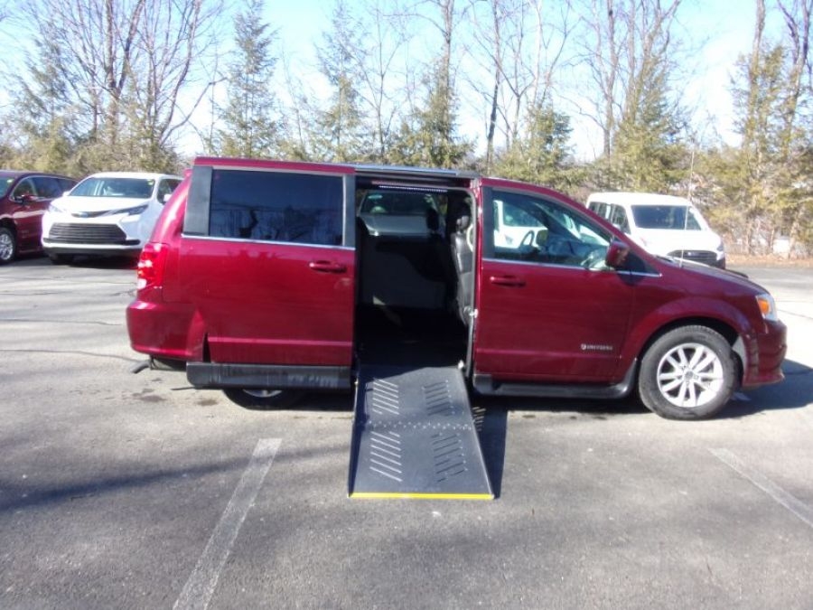 Red Dodge Grand Caravan image number 7
