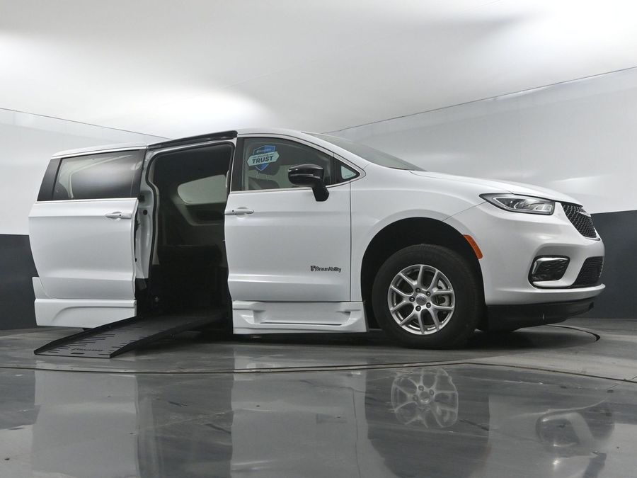 Used 2024 Chrysler Pacifica Touring L - BraunAbility Side Entry Entry Fold Out Automatic Ramp
