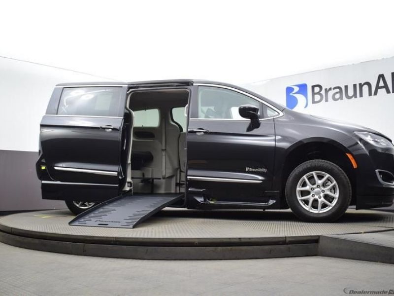 Black Chrysler Pacifica with Side Entry Automatic Fold Out ramp