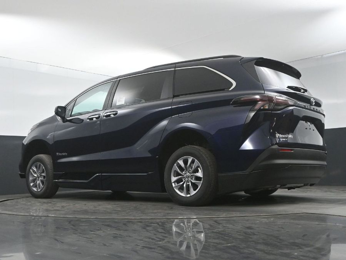 2025 TOYOTA SIENNA - Image 21