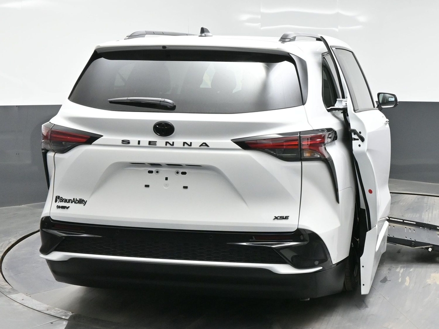 New 2026 Toyota Sienna Hybrid XSE Sport - BraunAbility Side Entry Fold Out Automatic Ramp