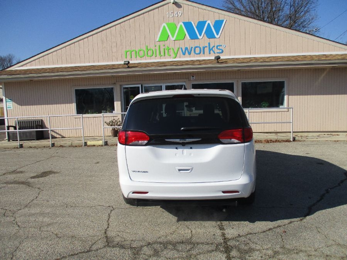 2024 CHRYSLER PACIFICA - Image 13