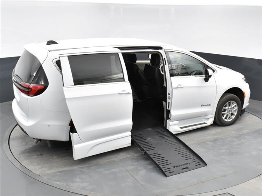 Used 2023 Chrysler Pacifica Touring L - BraunAbility Side Entry Fold Out Automatic Ramp