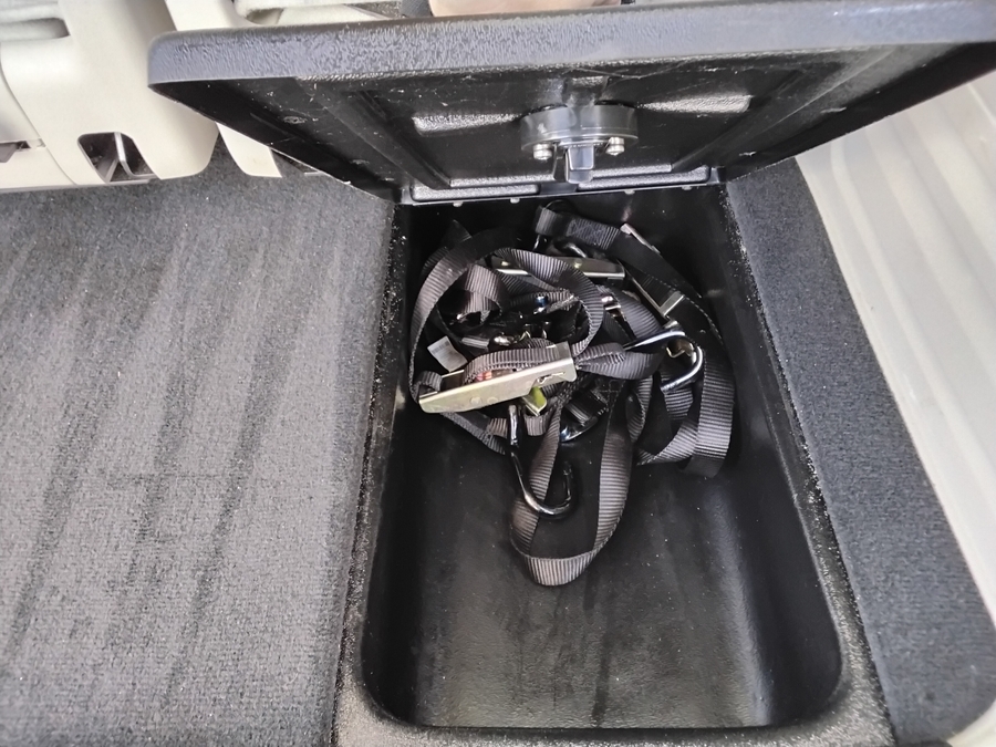 Silver Chrysler Town and Country image number 4