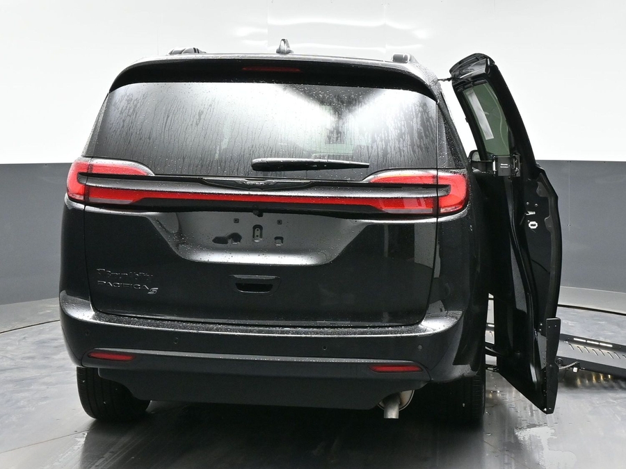 New 2026 Chrysler Pacifica Select Sport - BraunAbility Side Entry Entry Fold Out Automatic Ramp