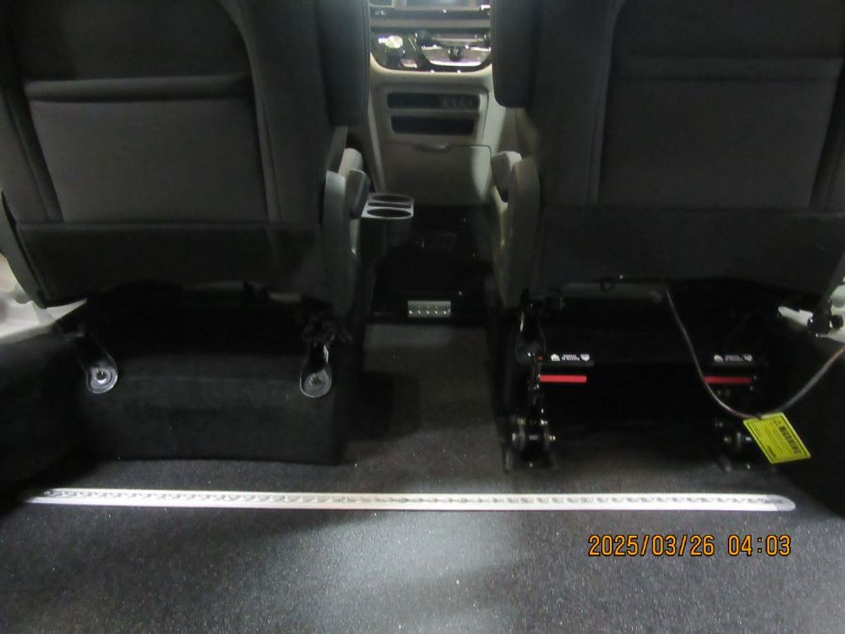 2024 CHRYSLER VOYAGER - Image 3